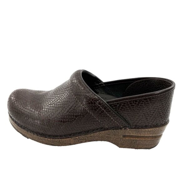 Dansko Shoes - Dansko Womens Woven Leather Pattern Professional Clogs Brown EU 38 US 8